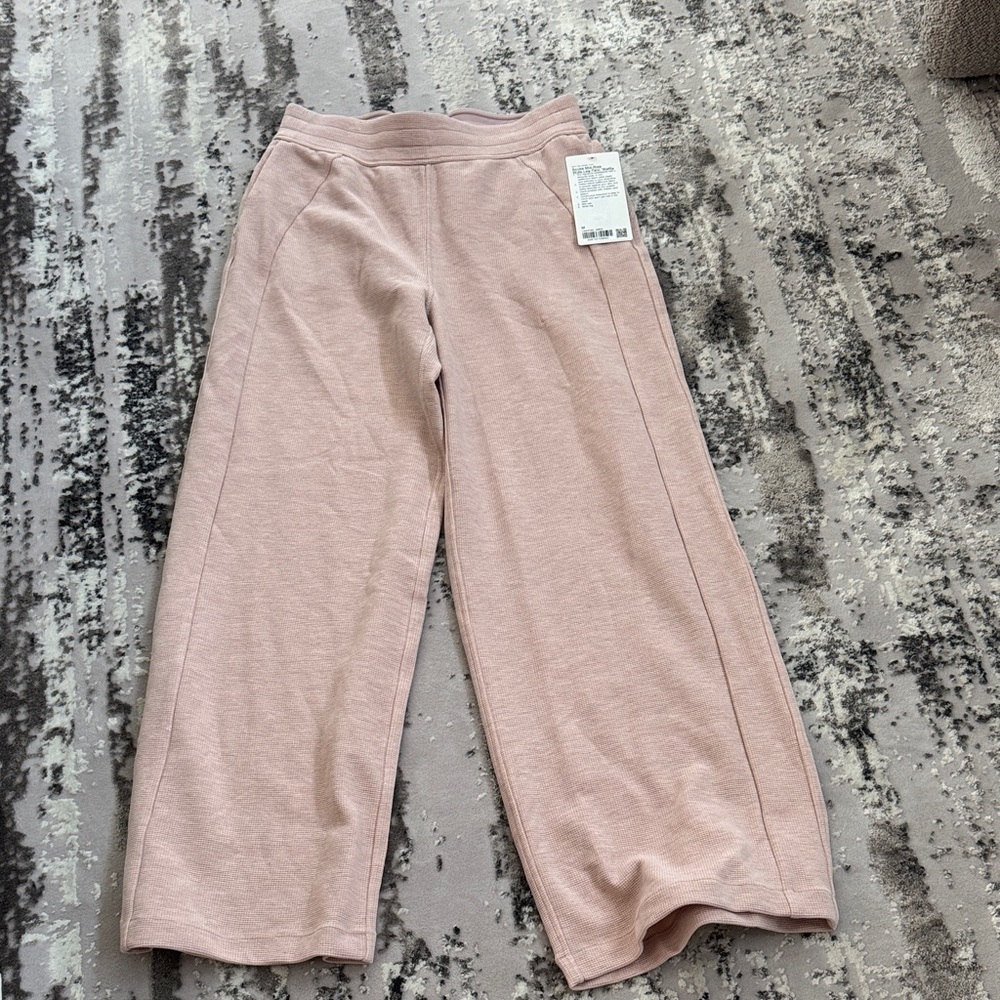 Lululemon  -scuba mid-rise wide leg waffle pant